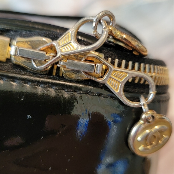 Chanel Black Patent Cosmetic Case PM - Picture 8 of 12